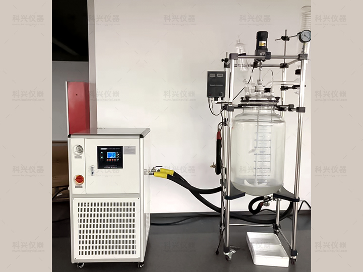 1594001288315535.jpg 防爆玻璃反應(yīng)釜.jpg